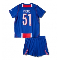 Camiseta Paris Saint-Germain Willian Pacho #51 Primera Equipación Replica 2026-27 para niños mangas cortas (+ Pantalones cortos)